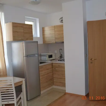 Guest Salena 公寓式酒店 阳光海滩