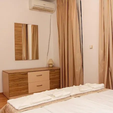 Guest Salena 公寓式酒店 3*