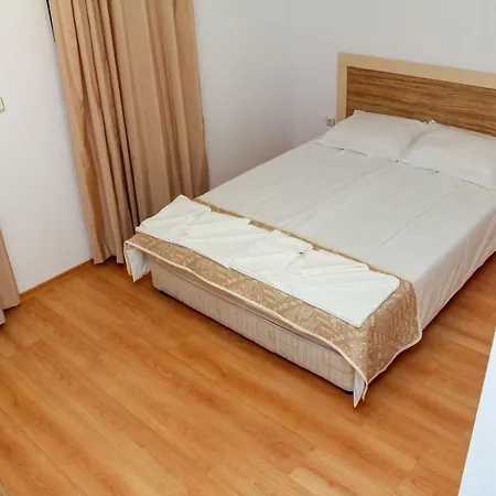 Guest Salena 公寓式酒店 阳光海滩