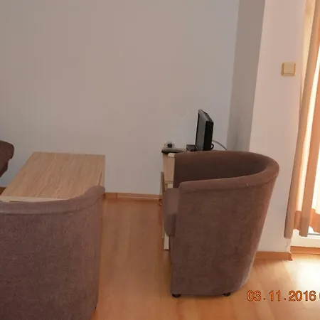 Guest Salena Aparthotel 3*