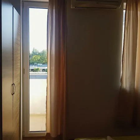 Guest Salena Aparthotel 3*