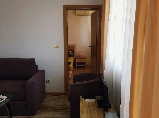 Guest Salena Солнечный берег